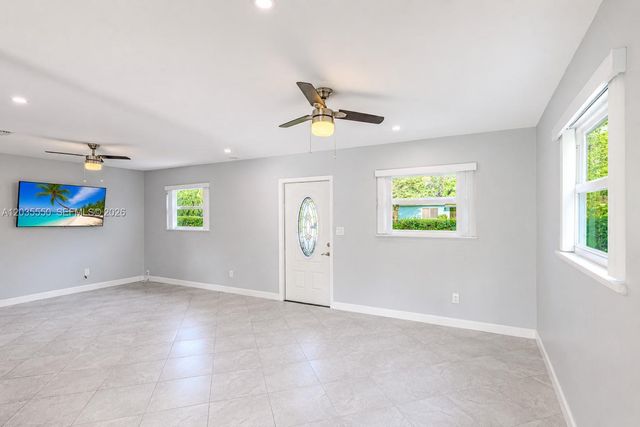 6255 SW 62nd Ct, South Miami, FL 33143
