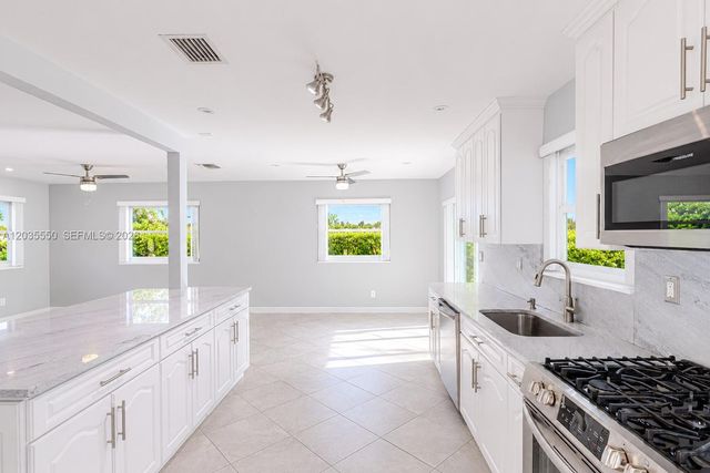 6255 SW 62nd Ct, South Miami, FL 33143