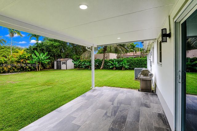 6255 SW 62nd Ct, South Miami, FL 33143