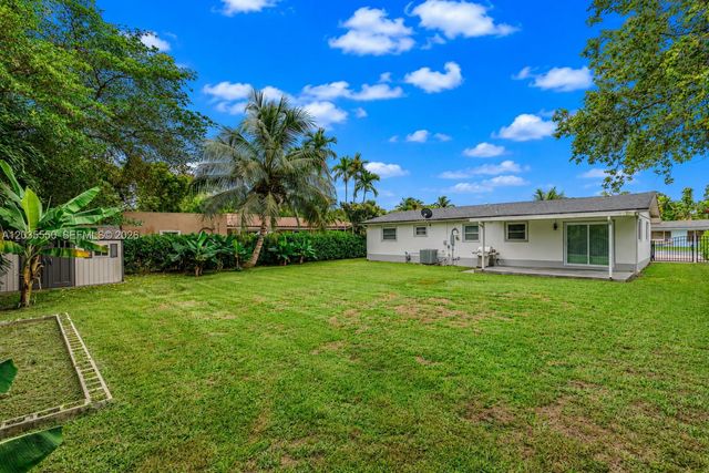 6255 SW 62nd Ct, South Miami, FL 33143