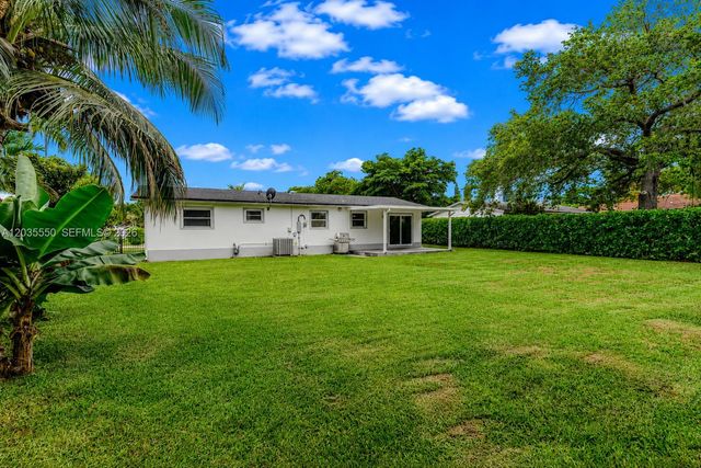 6255 SW 62nd Ct, South Miami, FL 33143