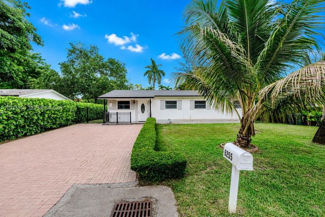 6255 SW 62nd Ct, South Miami, FL 33143
