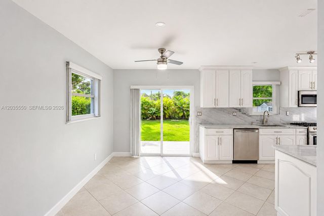 6255 SW 62nd Ct, South Miami, FL 33143