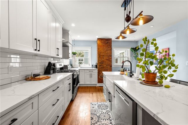 1207 Linden Pl, Central North Side, PA 15212