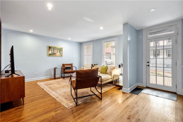 1207 Linden Pl, Central North Side, PA 15212