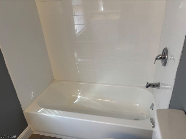 10 Brooks Blvd, Manville Boro, NJ 08835