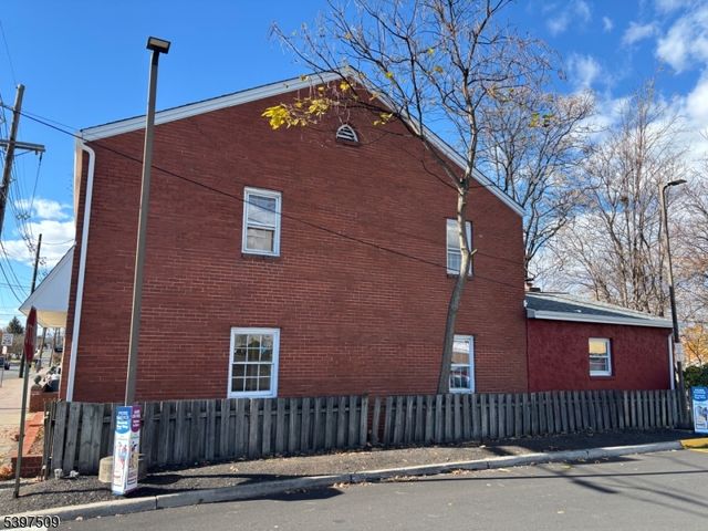 10 Brooks Blvd, Manville Boro, NJ 08835