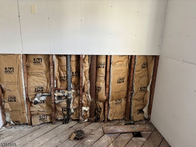 10 Brooks Blvd, Manville Boro, NJ 08835