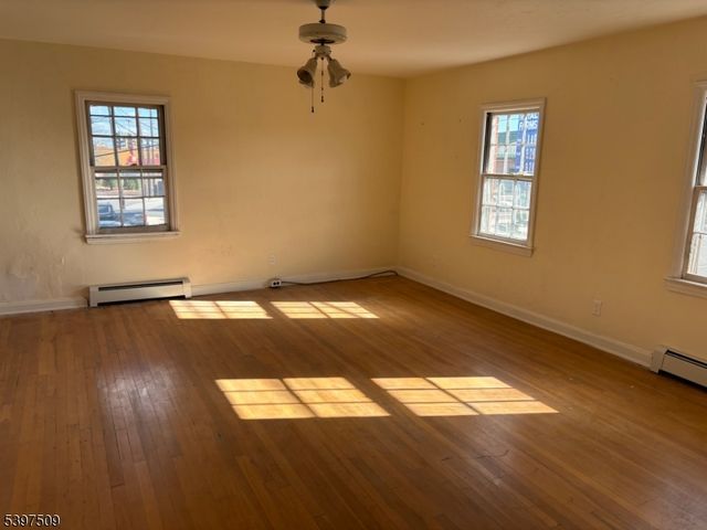 10 Brooks Blvd, Manville Boro, NJ 08835