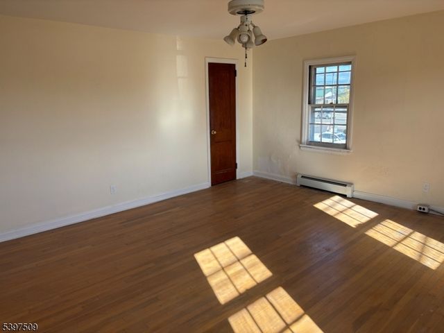 10 Brooks Blvd, Manville Boro, NJ 08835