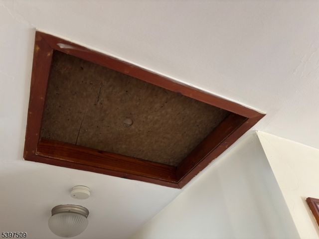 10 Brooks Blvd, Manville Boro, NJ 08835