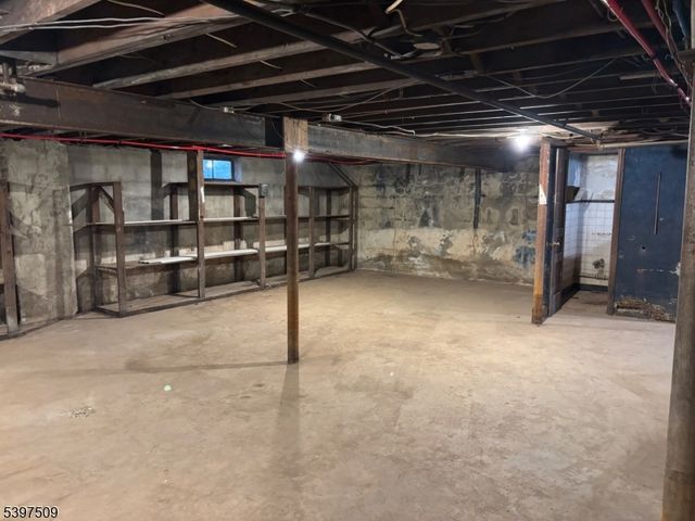 10 Brooks Blvd, Manville Boro, NJ 08835