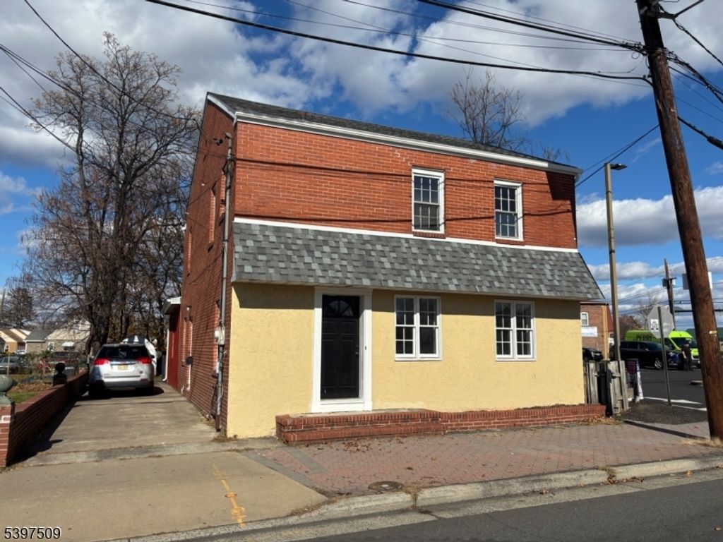 10 Brooks Blvd, Manville Boro, NJ 08835