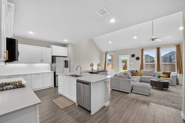 308 Braves Way, Lavon, TX 75166