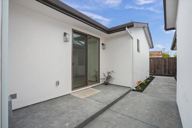 2515 Crystal Drive, Santa Clara, CA 95051