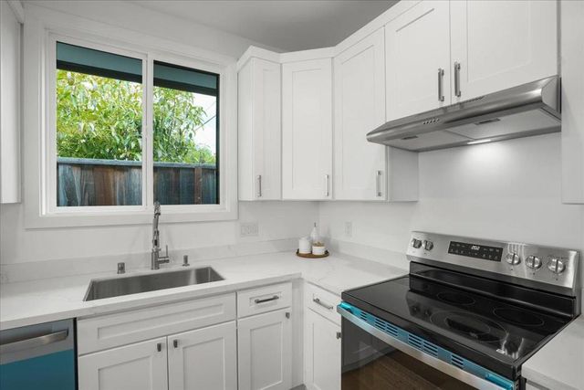 2515 Crystal Drive, Santa Clara, CA 95051