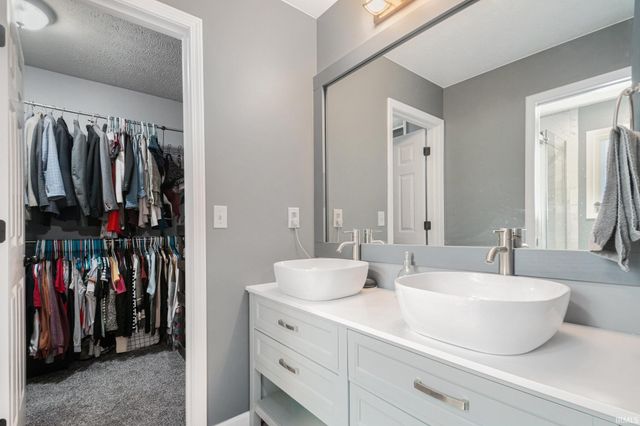 424 Champery Drive, Osceola, IN 46561