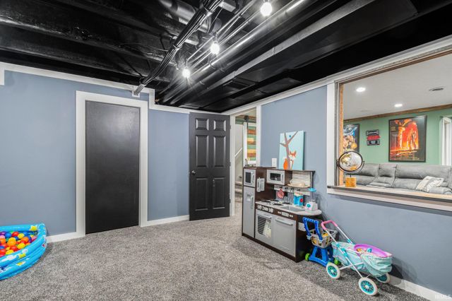 424 Champery Drive, Osceola, IN 46561