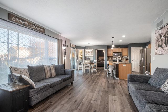 424 Champery Drive, Osceola, IN 46561