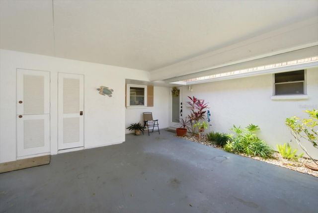 2320 AQUABLUFF PLACE V274, Sarasota, FL 34231
