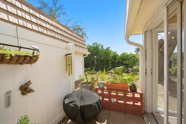 2320 AQUABLUFF PLACE V274, Sarasota, FL 34231