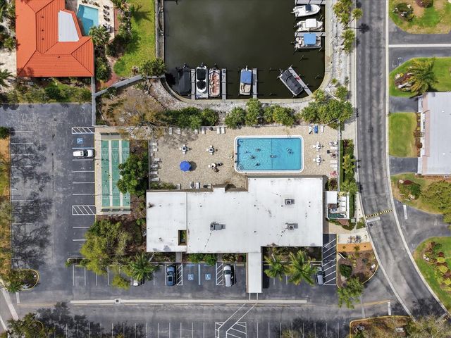 2320 AQUABLUFF PLACE V274, Sarasota, FL 34231