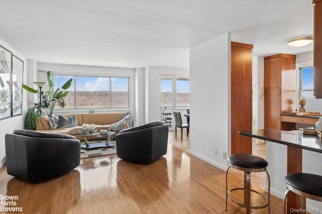 2621 Palisade Avenue 14C, Bronx, NY 10463