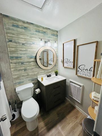 81 E Lakeshore Drive, Cherokee Village, AR 72529