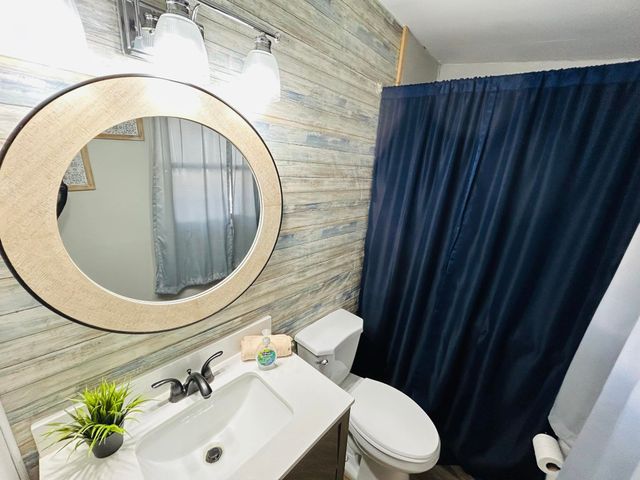 81 E Lakeshore Drive, Cherokee Village, AR 72529