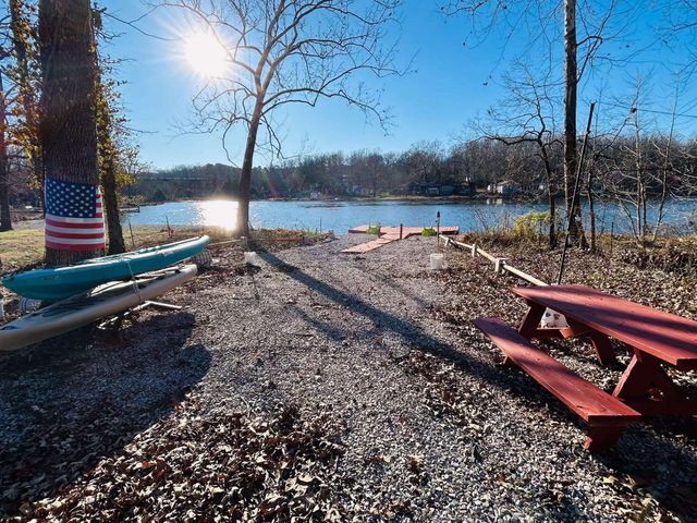 81 E Lakeshore Drive, Cherokee Village, AR 72529