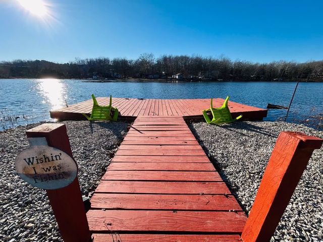 81 E Lakeshore Drive, Cherokee Village, AR 72529