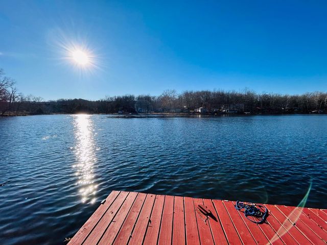 81 E Lakeshore Drive, Cherokee Village, AR 72529