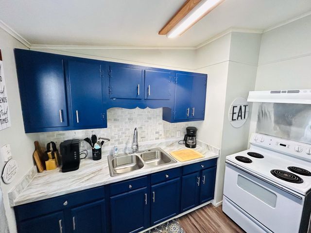 81 E Lakeshore Drive, Cherokee Village, AR 72529