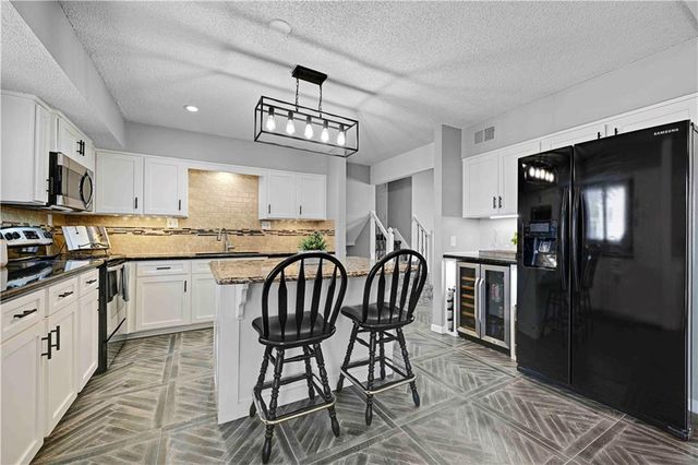 1300 E 153rd Street, Olathe, KS 66062