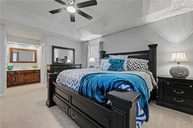 1300 E 153rd Street, Olathe, KS 66062