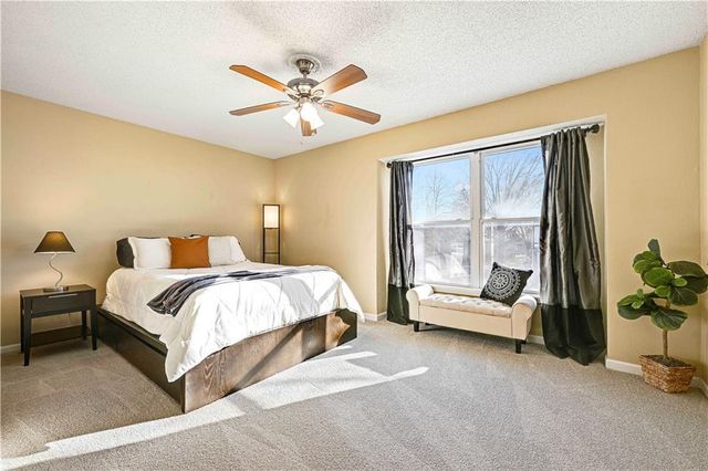 1300 E 153rd Street, Olathe, KS 66062