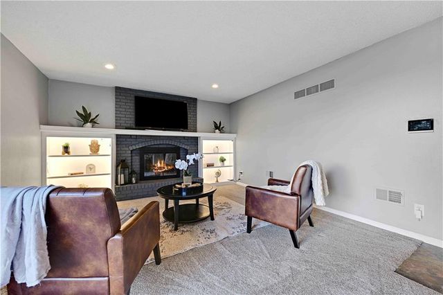 1300 E 153rd Street, Olathe, KS 66062