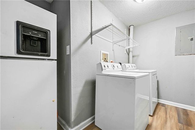 1300 E 153rd Street, Olathe, KS 66062