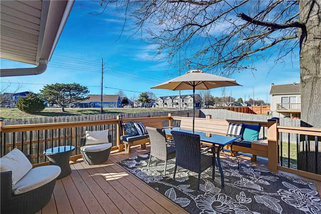 1300 E 153rd Street, Olathe, KS 66062