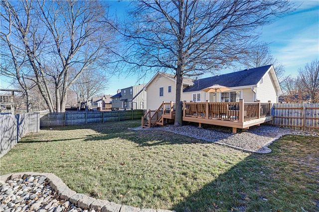 1300 E 153rd Street, Olathe, KS 66062