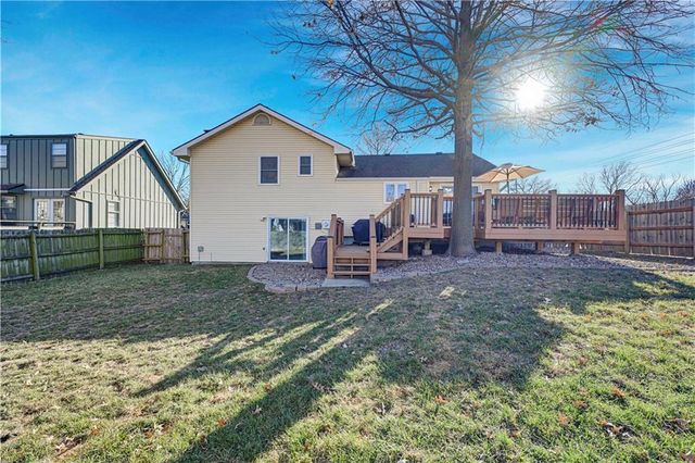 1300 E 153rd Street, Olathe, KS 66062