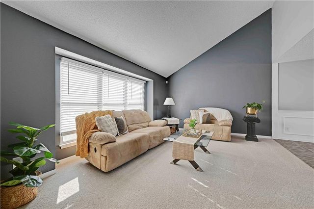 1300 E 153rd Street, Olathe, KS 66062