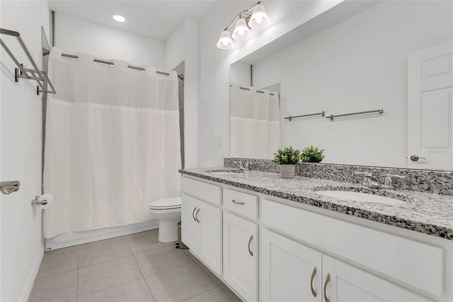 1580 BLUE LAGOON CIRCLE, Mascotte, FL 34753