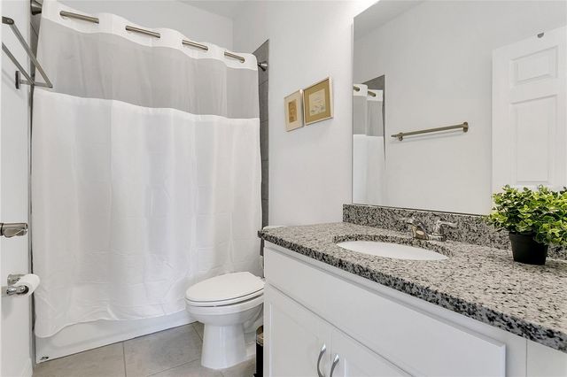 1580 BLUE LAGOON CIRCLE, Mascotte, FL 34753