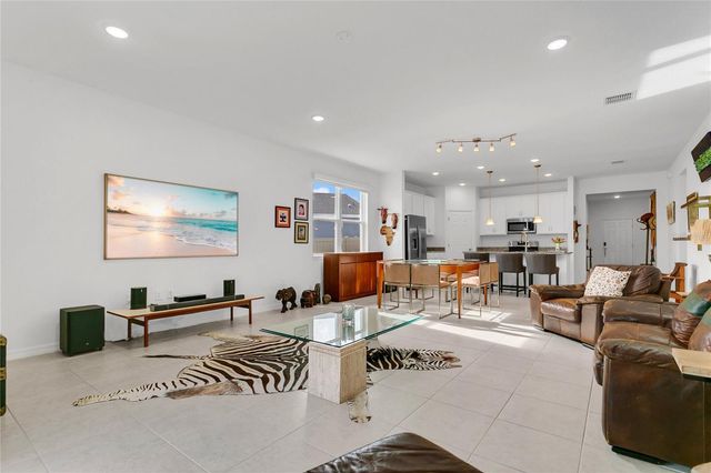 1580 BLUE LAGOON CIRCLE, Mascotte, FL 34753