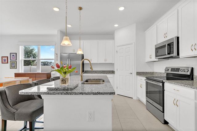 1580 BLUE LAGOON CIRCLE, Mascotte, FL 34753