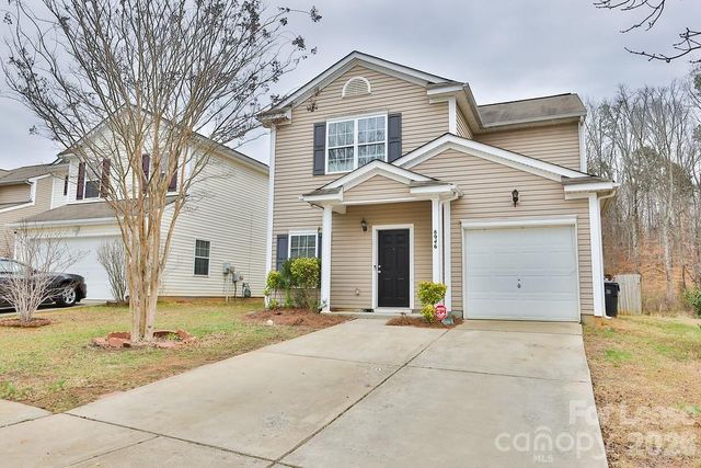 8946 Chalkstone Road, Charlotte, NC 28216