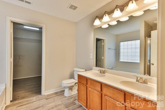 8946 Chalkstone Road, Charlotte, NC 28216