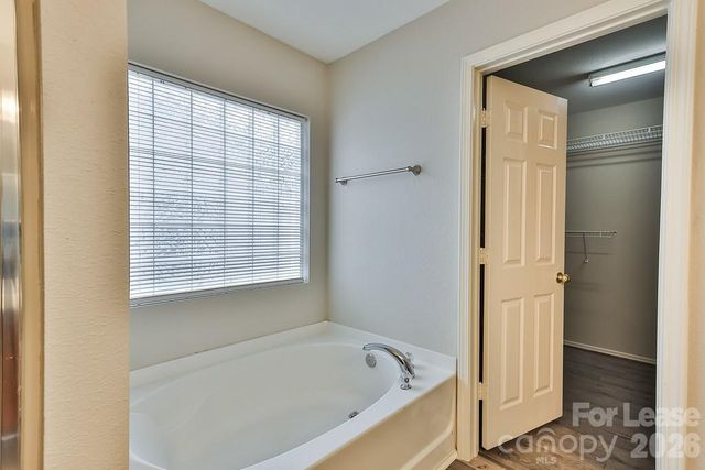 8946 Chalkstone Road, Charlotte, NC 28216