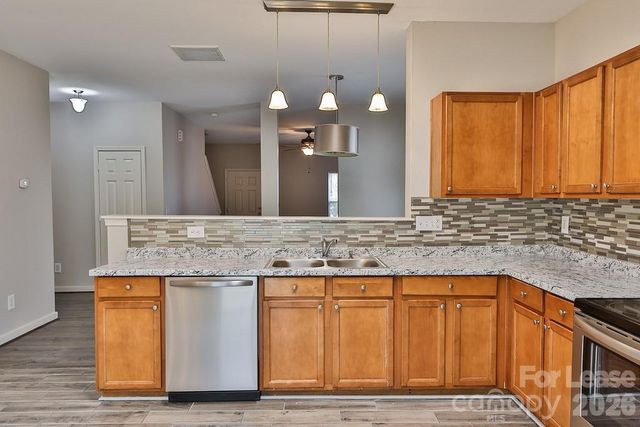 8946 Chalkstone Road, Charlotte, NC 28216